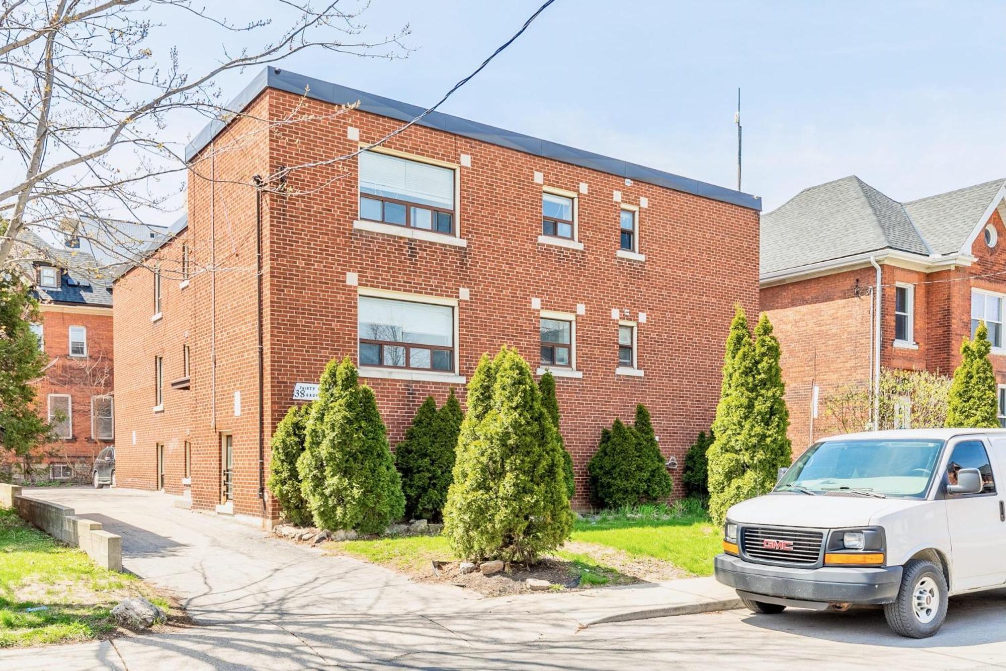 Modern Apartment In Corktown Hamilton Sleeps 4 Экстерьер фото