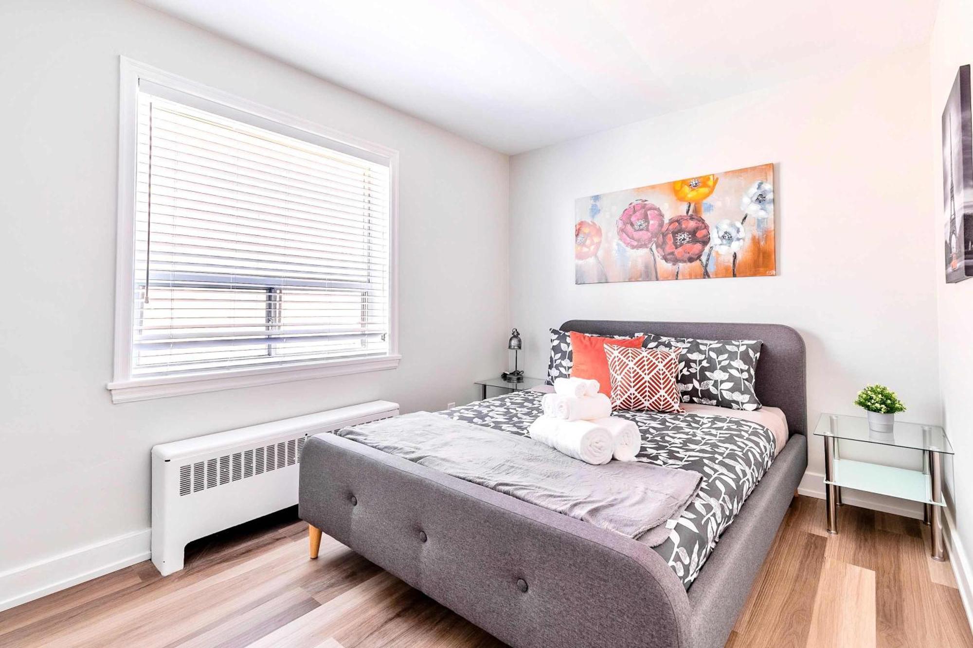 Modern Apartment In Corktown Hamilton Sleeps 4 Экстерьер фото